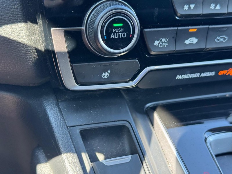 Honda CR-V Vehicle Image 24