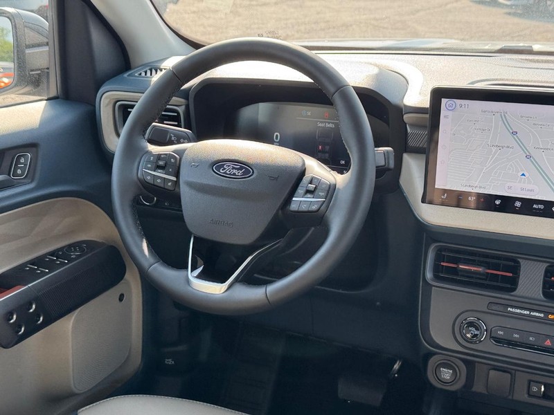 Ford Maverick Vehicle Image 15