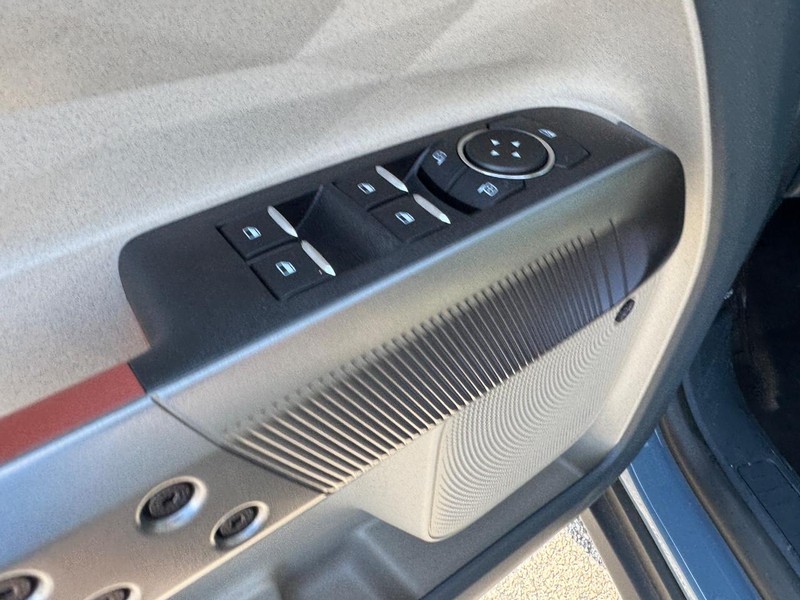 Ford Maverick Vehicle Image 20