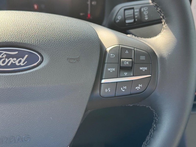 Ford Maverick Vehicle Image 23
