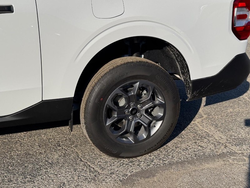 Ford Maverick Vehicle Image 11