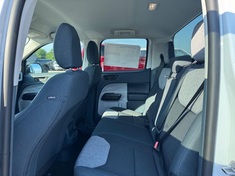 Ford Maverick Vehicle Image 12