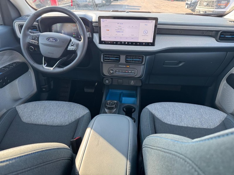 Ford Maverick Vehicle Image 14