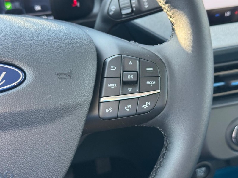 Ford Maverick Vehicle Image 22