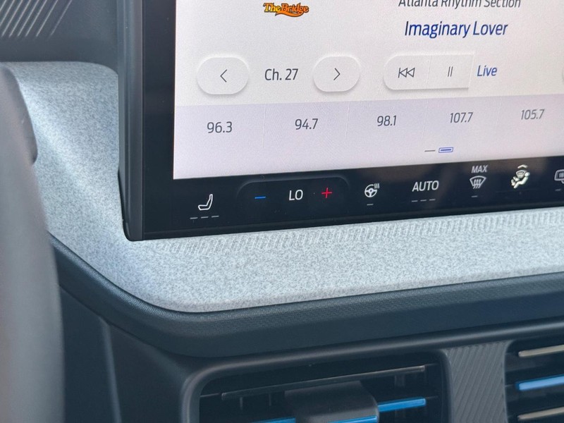 Ford Maverick Vehicle Image 23