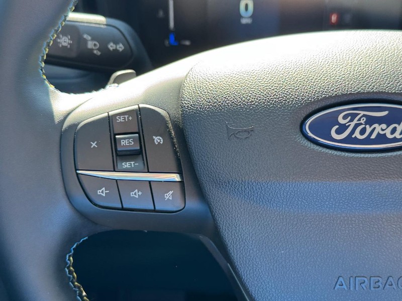 Ford Maverick Vehicle Image 19