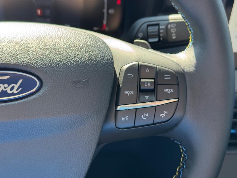 Ford Maverick Vehicle Image 20