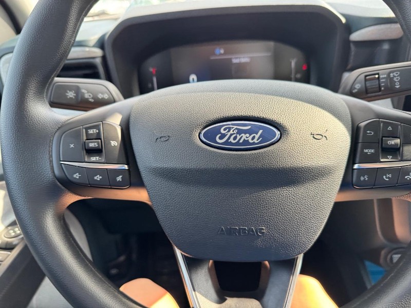 Ford Maverick Vehicle Image 20