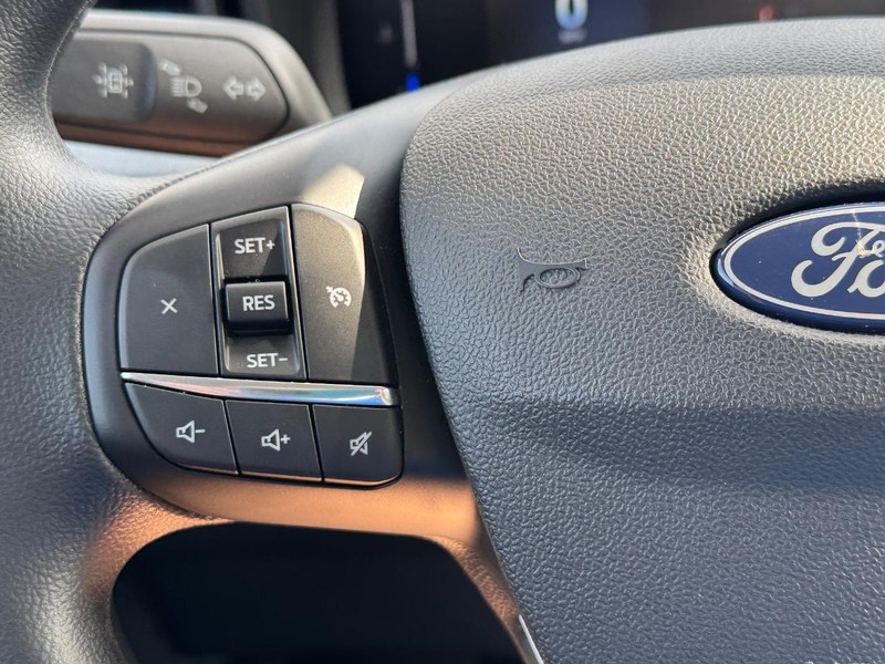 Ford Maverick Vehicle Image 21