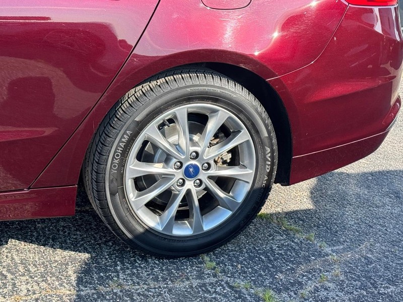 Ford Fusion Vehicle Image 11