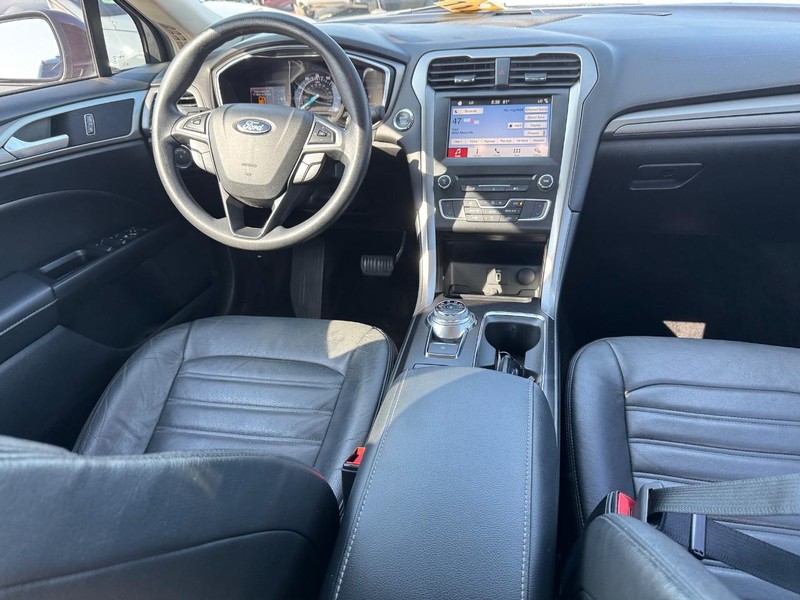 Ford Fusion Vehicle Image 15