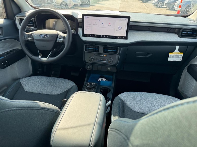 Ford Maverick Vehicle Image 15