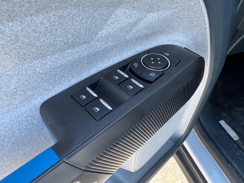 Ford Maverick Vehicle Image 20