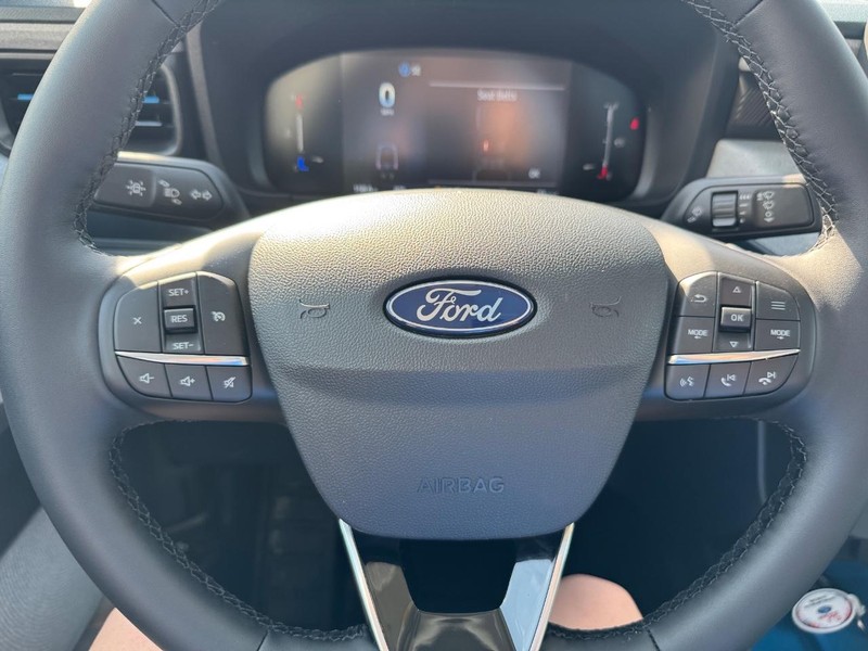 Ford Maverick Vehicle Image 21
