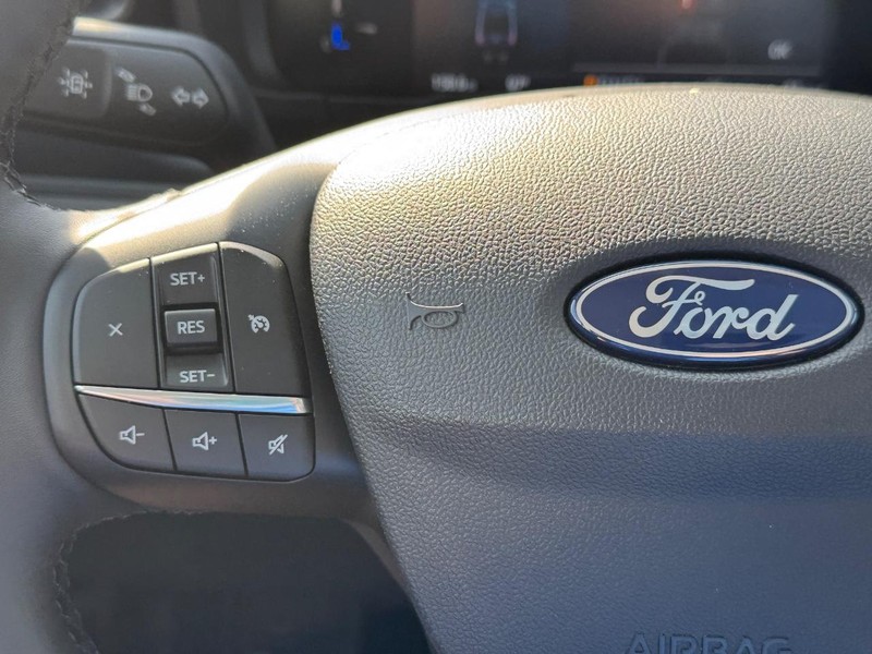 Ford Maverick Vehicle Image 22