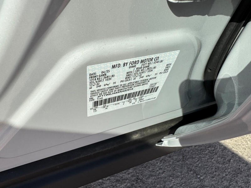 Ford Maverick Vehicle Image 26