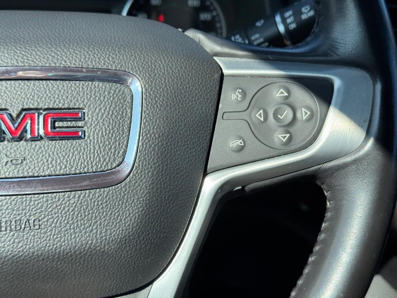 GMC Acadia Vehicle Image 22
