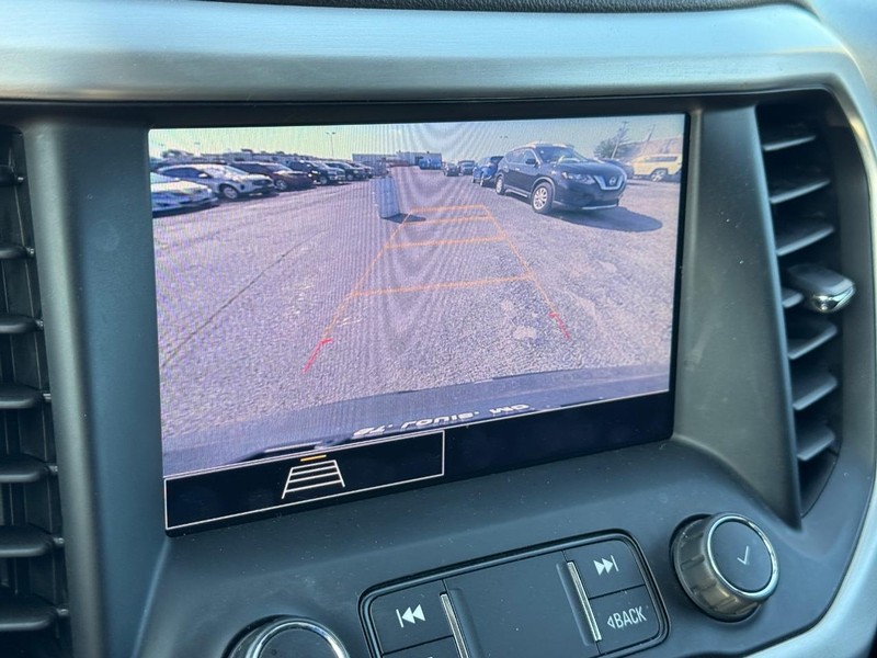 GMC Acadia Vehicle Image 23