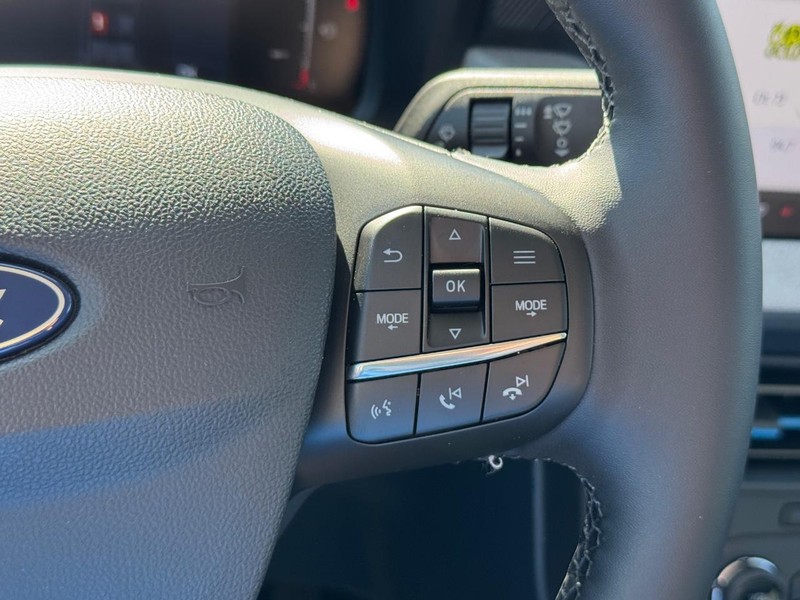Ford Maverick Vehicle Image 22