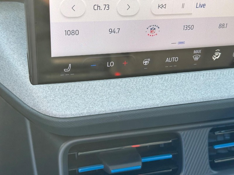 Ford Maverick Vehicle Image 23