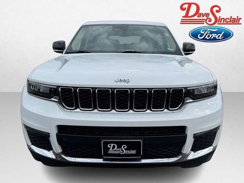 Jeep Grand Cherokee L Vehicle Image 02