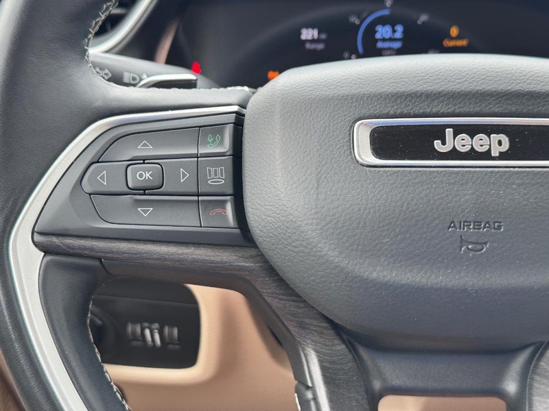 Jeep Grand Cherokee L Vehicle Image 23