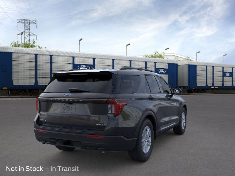 Ford Explorer Vehicle Image 10