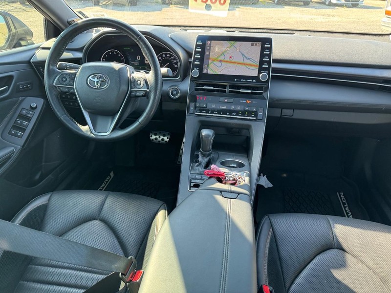 Toyota Avalon Vehicle Image 17