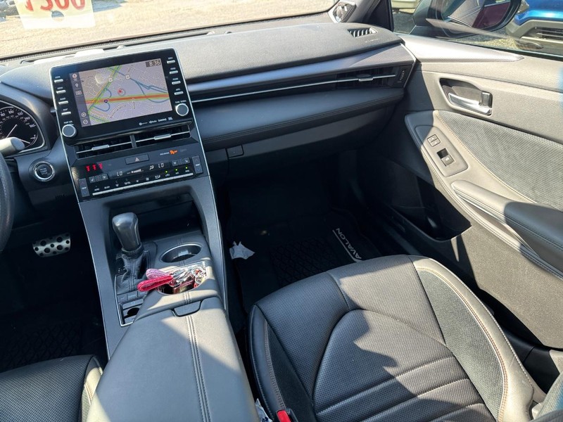 Toyota Avalon Vehicle Image 18