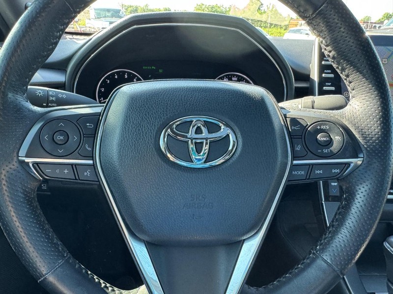 Toyota Avalon Vehicle Image 22