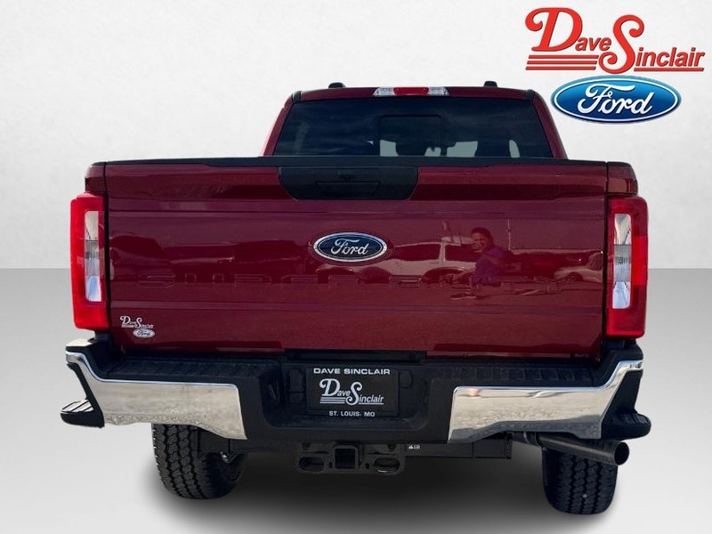 Ford Super Duty F-250 SRW Vehicle Image 08