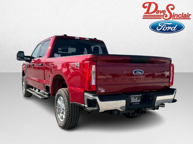Ford Super Duty F-250 SRW Vehicle Image 09