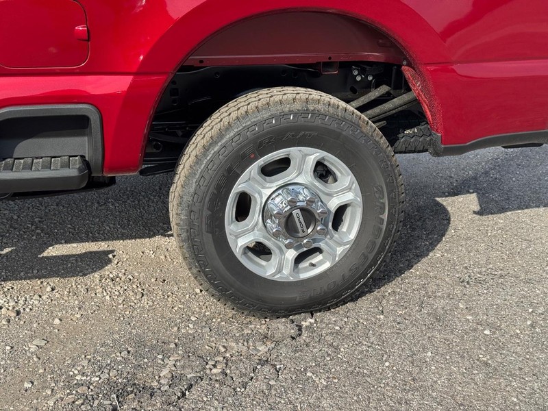 Ford Super Duty F-250 SRW Vehicle Image 11
