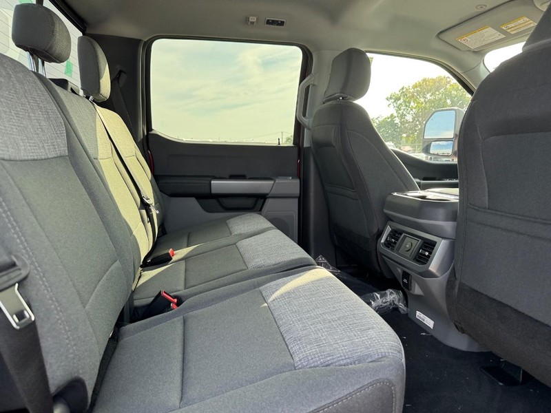 Ford Super Duty F-250 SRW Vehicle Image 13