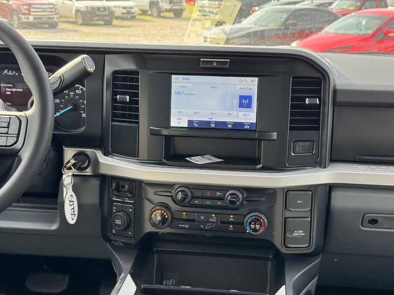 Ford Super Duty F-250 SRW Vehicle Image 16