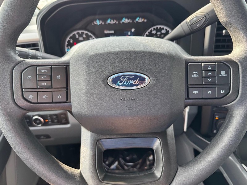 Ford Super Duty F-250 SRW Vehicle Image 20