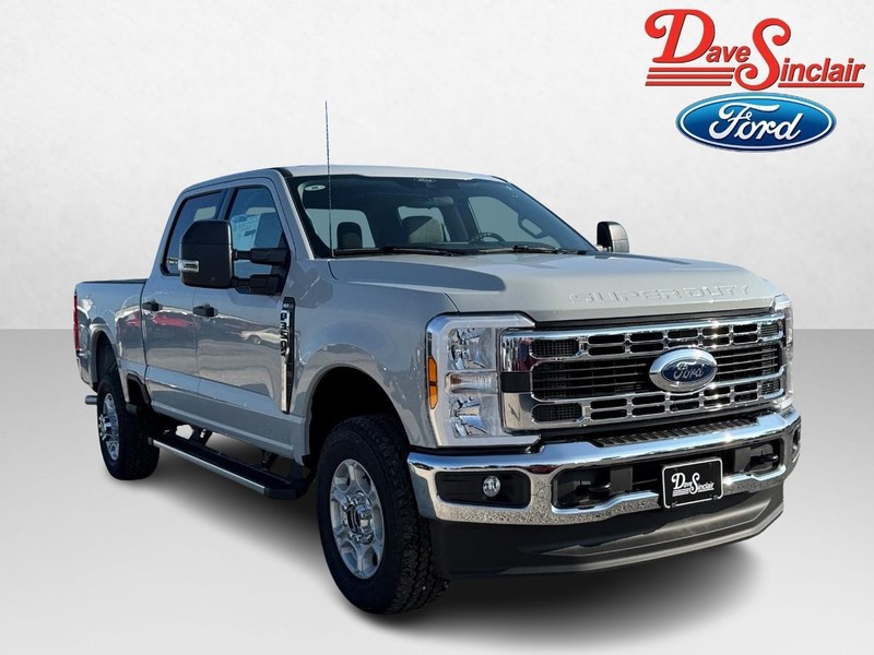 Ford Super Duty F-350 SRW Vehicle Image 04