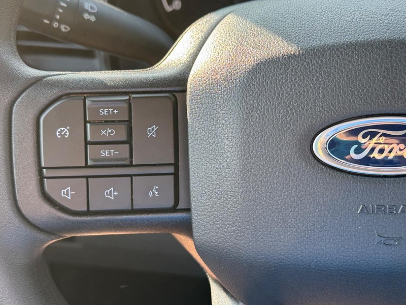 Ford Super Duty F-350 SRW Vehicle Image 20