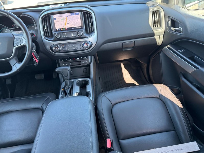 Chevrolet Colorado Vehicle Image 16