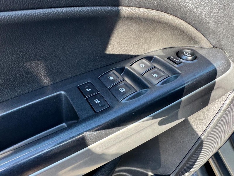 Chevrolet Colorado Vehicle Image 18