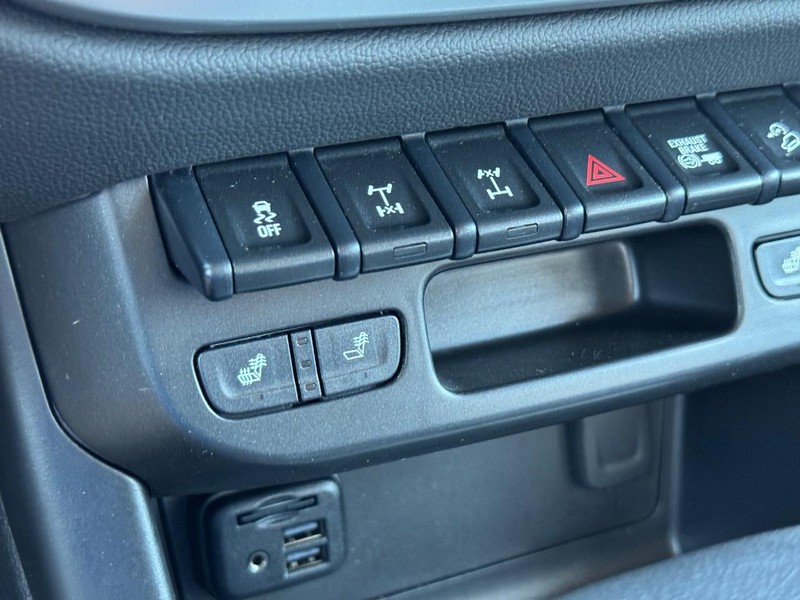 Chevrolet Colorado Vehicle Image 23