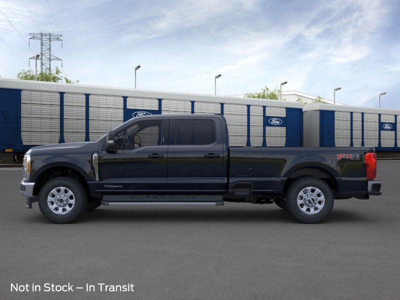 Ford Super Duty F-350 SRW Vehicle Image 04