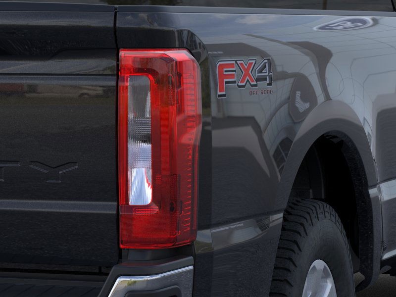 Ford Super Duty F-350 SRW Vehicle Image 23