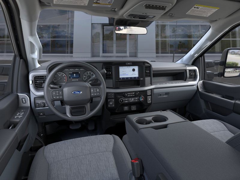 Ford Super Duty F-250 SRW Vehicle Image 11