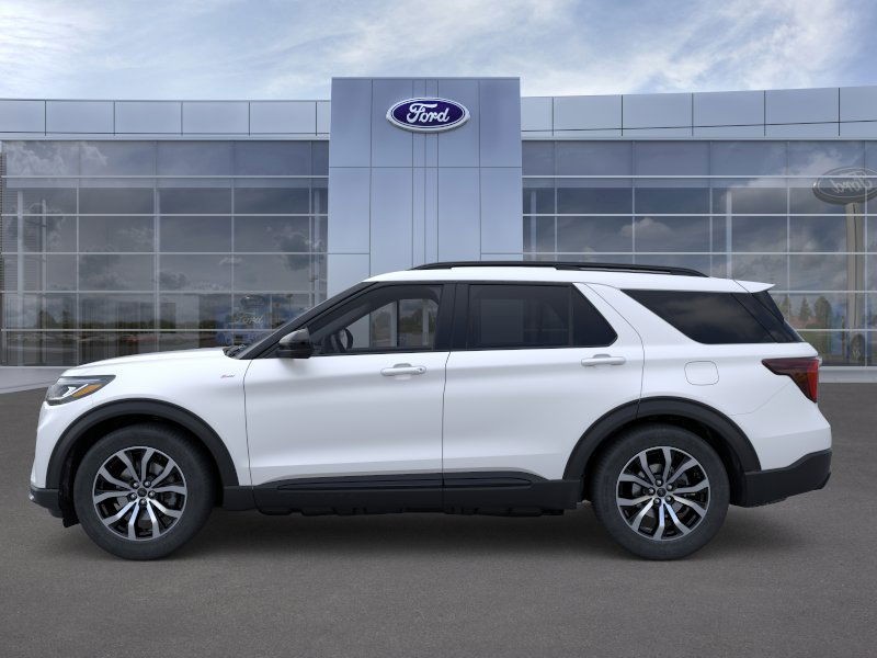 Ford Explorer Vehicle Image 04