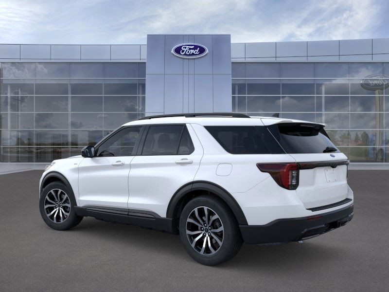 Ford Explorer Vehicle Image 05