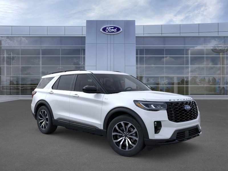 Ford Explorer Vehicle Image 09