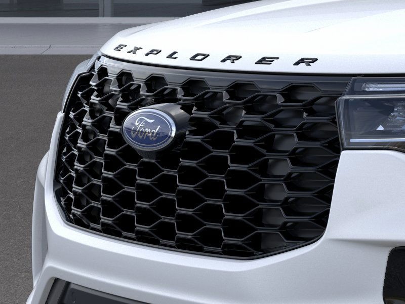 Ford Explorer Vehicle Image 19