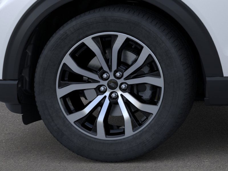 Ford Explorer Vehicle Image 21