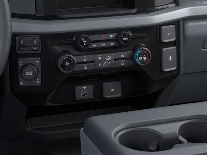 Ford Super Duty F-250 SRW Vehicle Image 17